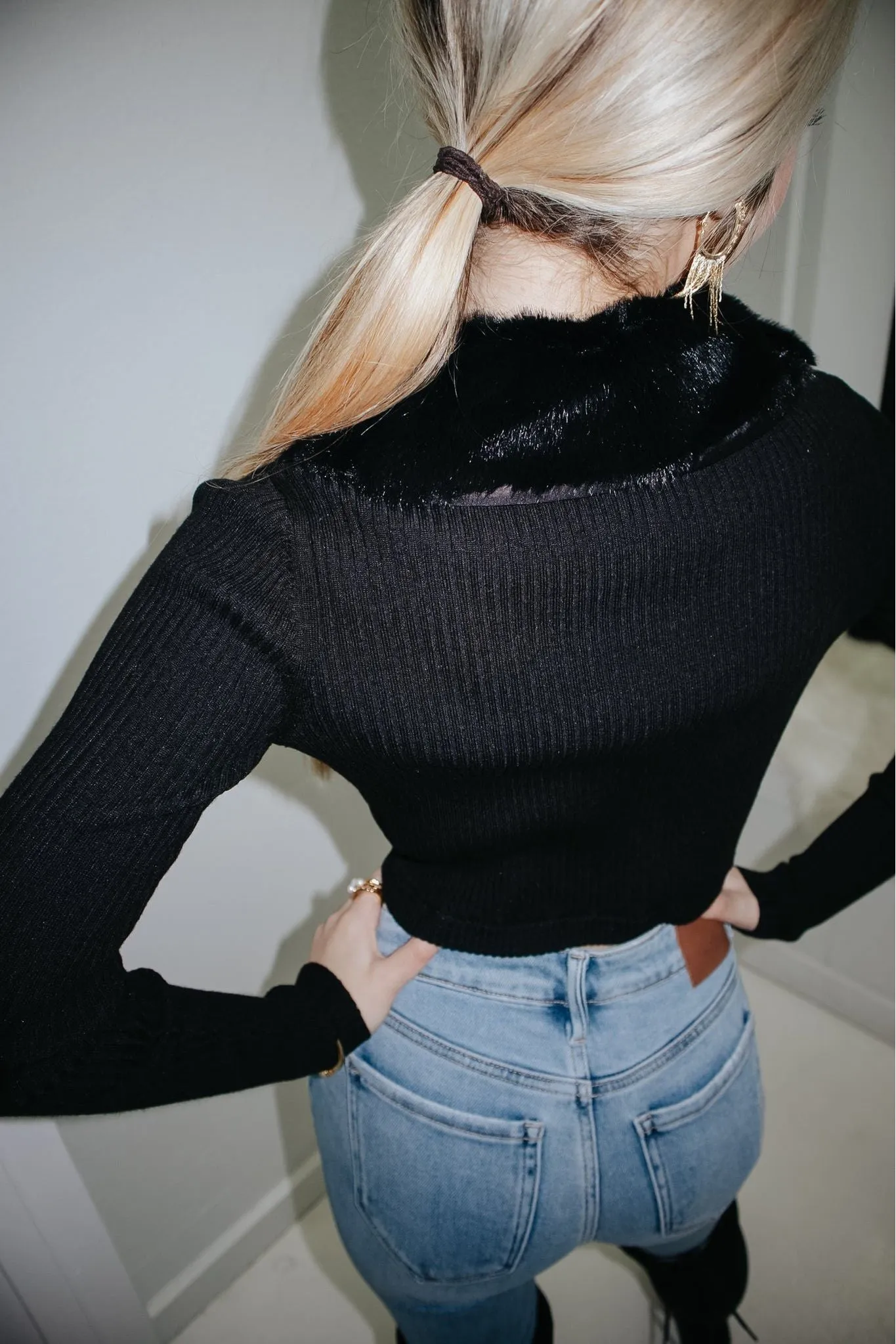 Black Cropped Fur Collar Jacket Top