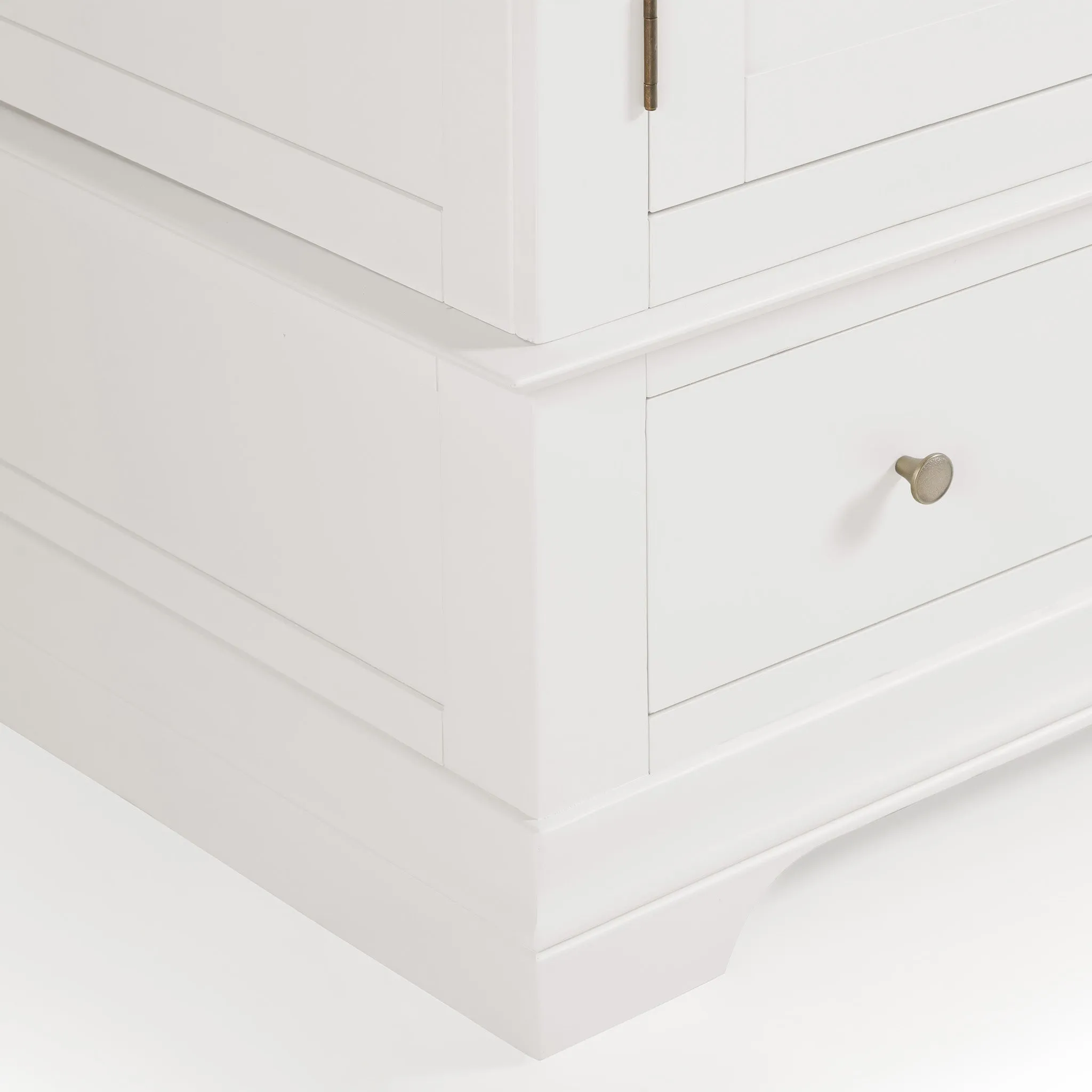 Chalbury Triple Wardrobe in Warm White