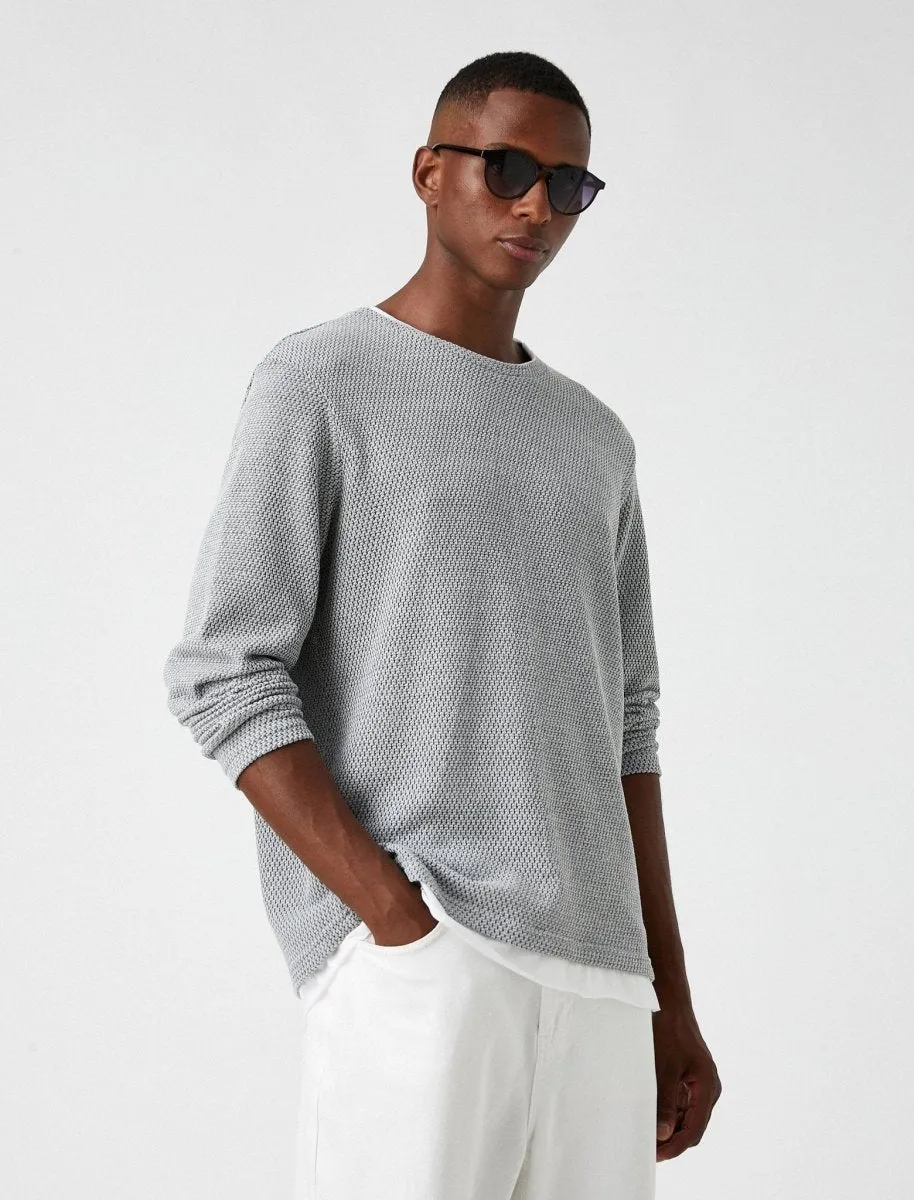 Crew Neck Long Sleeve T-Shirt in Grey