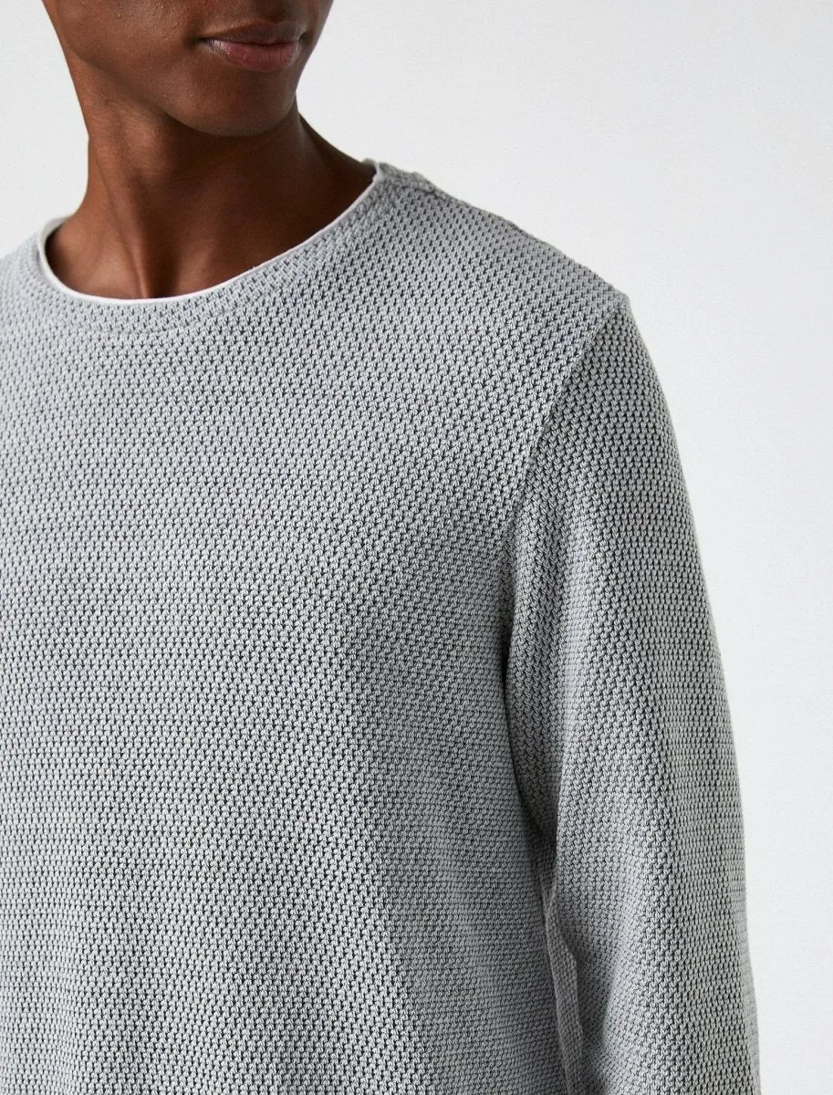 Crew Neck Long Sleeve T-Shirt in Grey