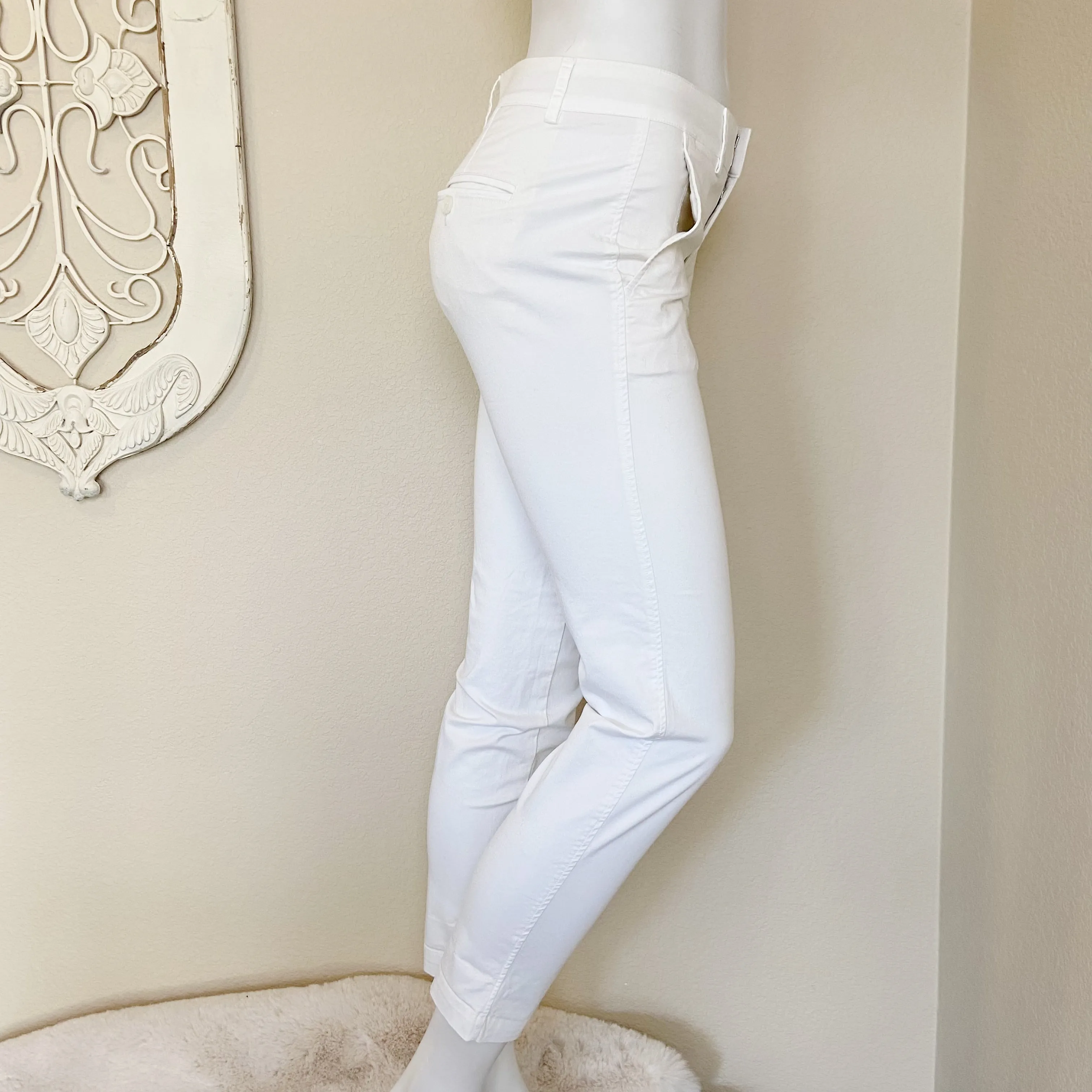 Vince | Womens White Straight Leg Chino Pants | Size: 0
