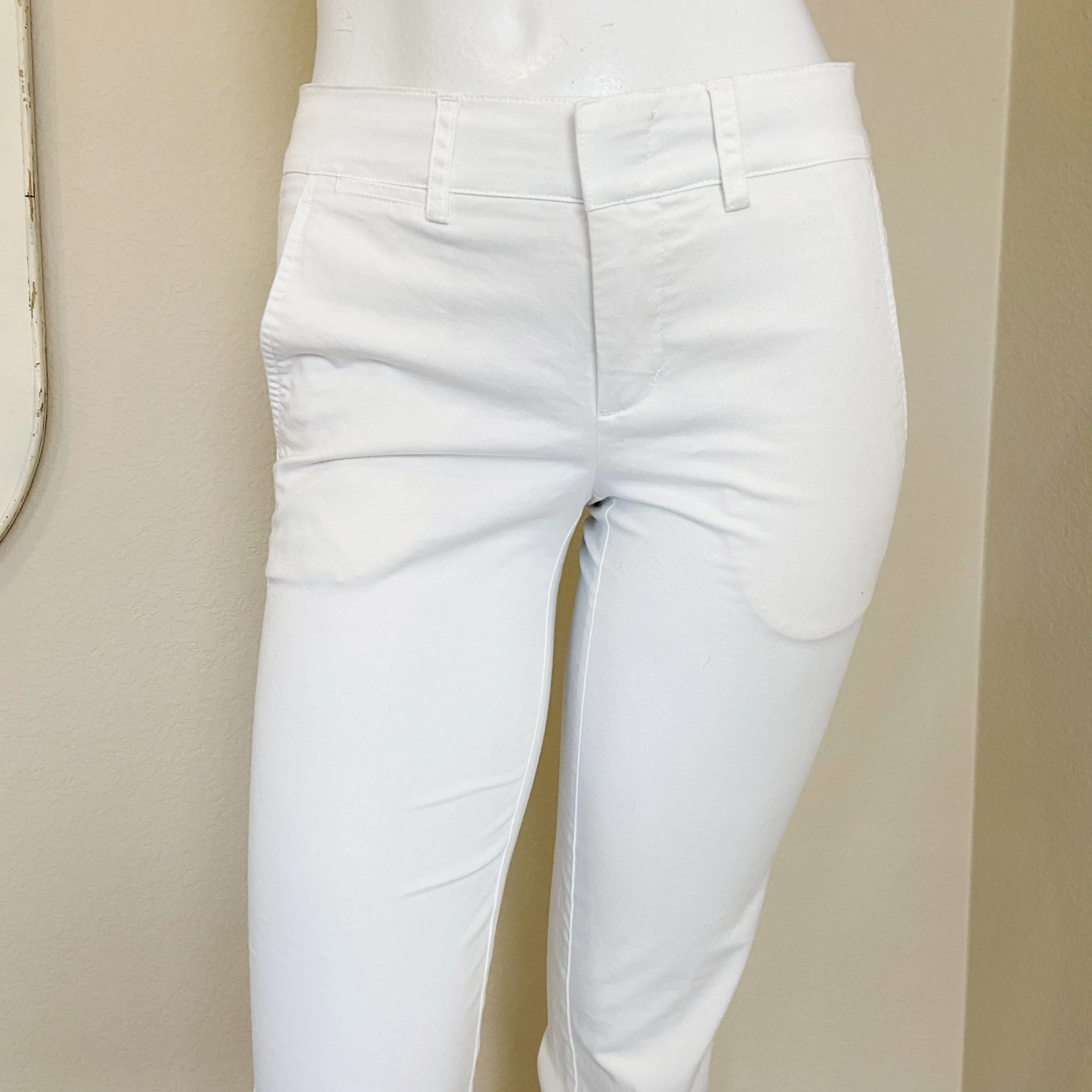 Vince | Womens White Straight Leg Chino Pants | Size: 0
